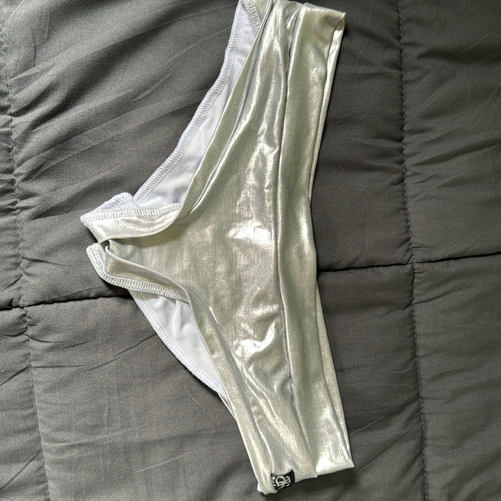 Bad Kitty silver scrunch pole bottom/booty short, size small